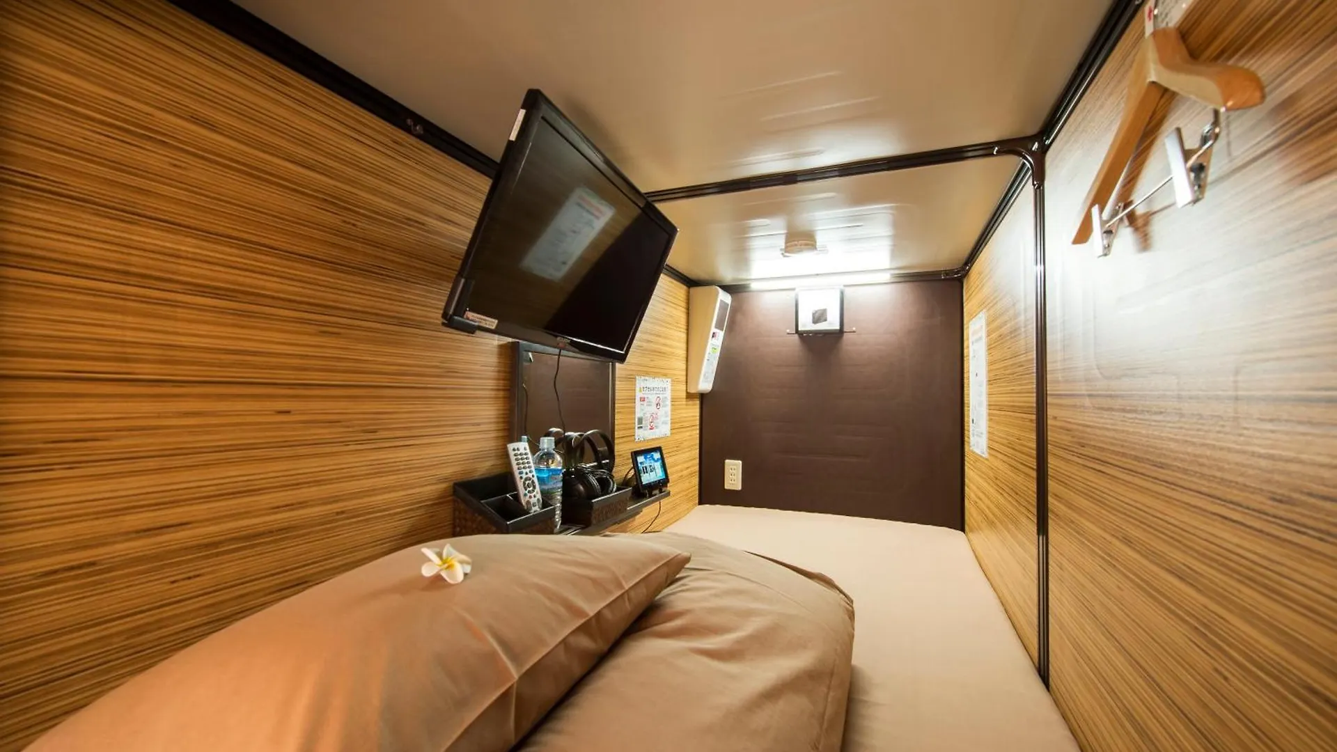 Capsule Hotel Anshin Oyado Premium Resort Kyoto Shijo Karasuma